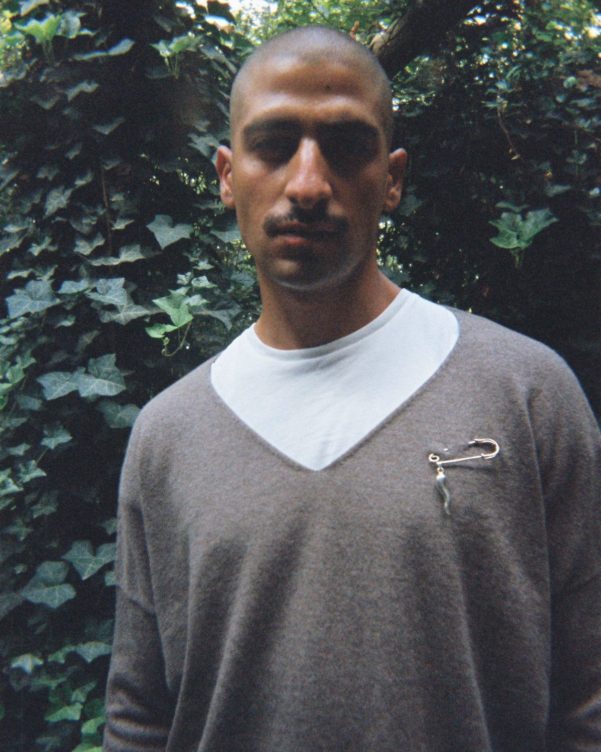 Pull col V SALAMBO en laine et cachemire - Taupe