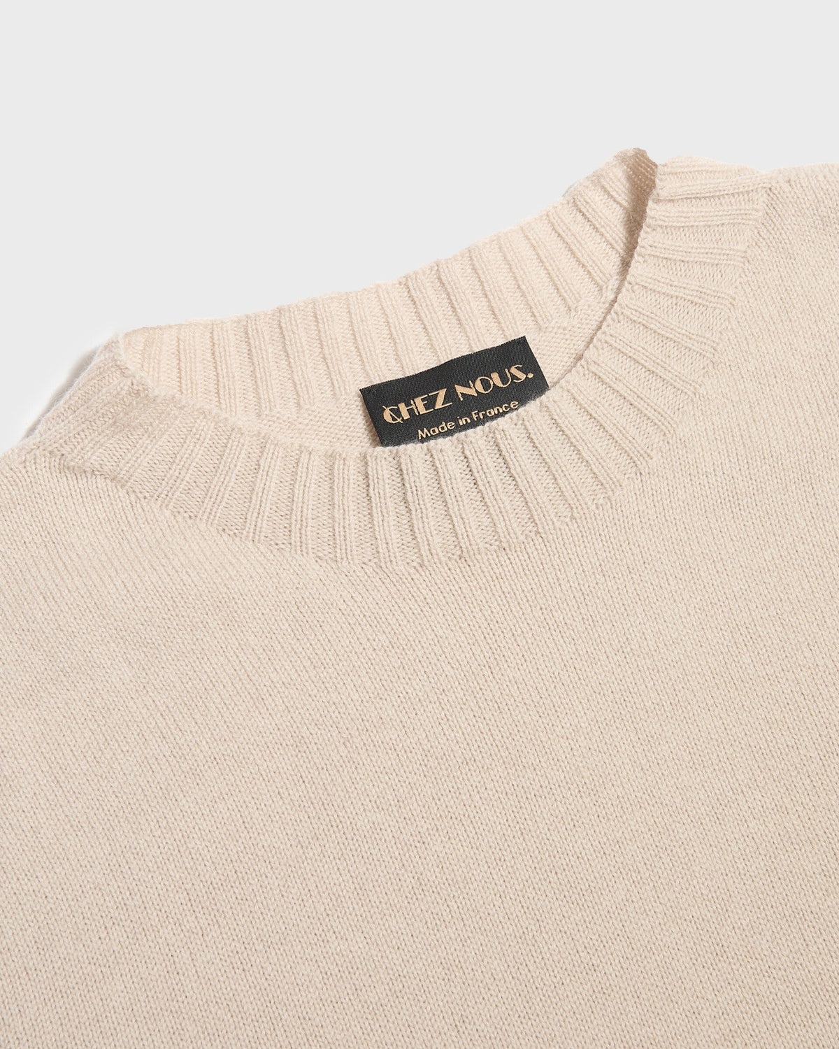 Pull col montant BARDO beige, détail du col montant côtelé, CHEZ NOUS