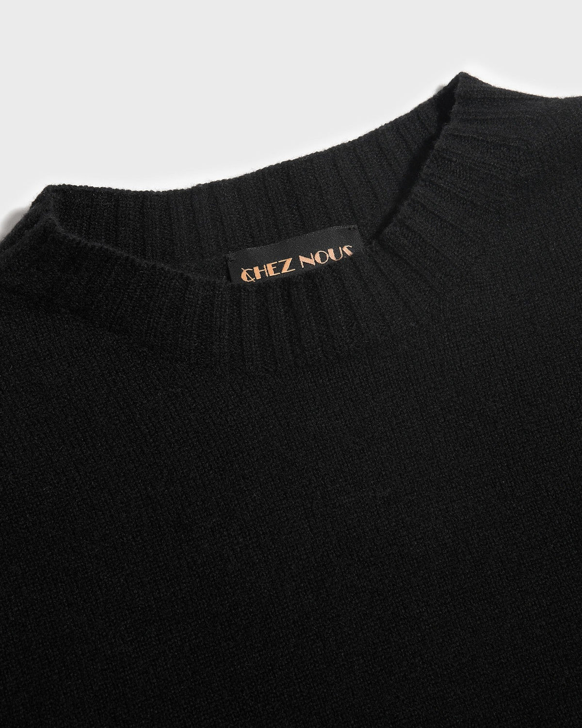 Pull col montant BARDO noir, détail du col montant côtelé, CHEZ NOUS