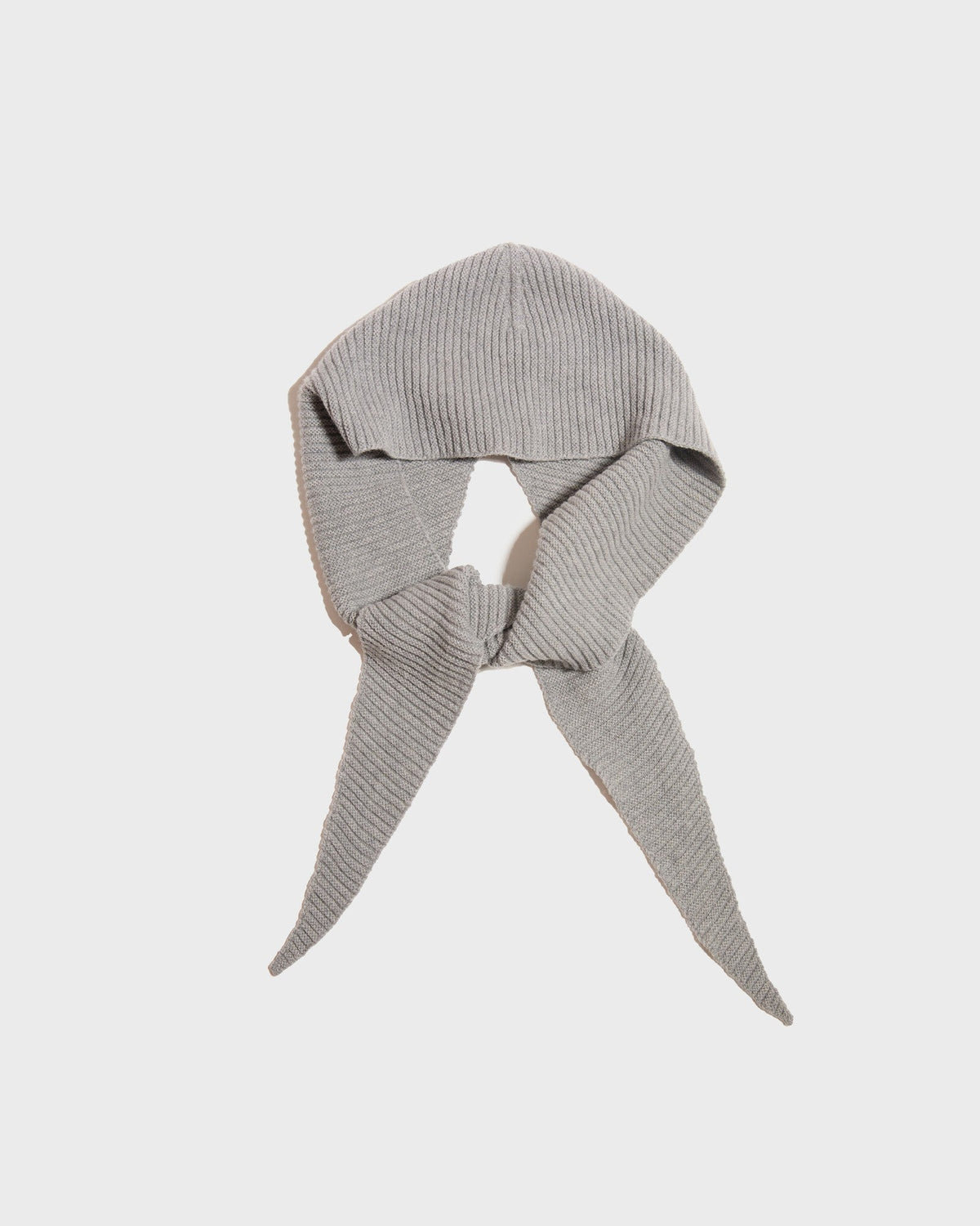 Cagoule MATMATA en maille grise, pans noués, CHEZ NOUS