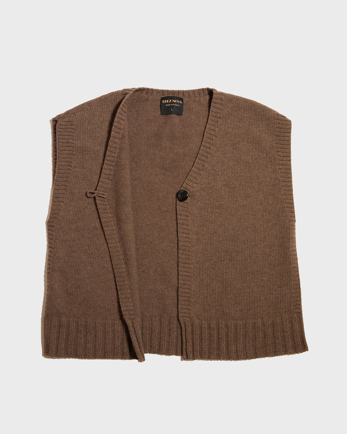 Gilet sans manches UTICA taupe, porté ouvert, CHEZ NOUS